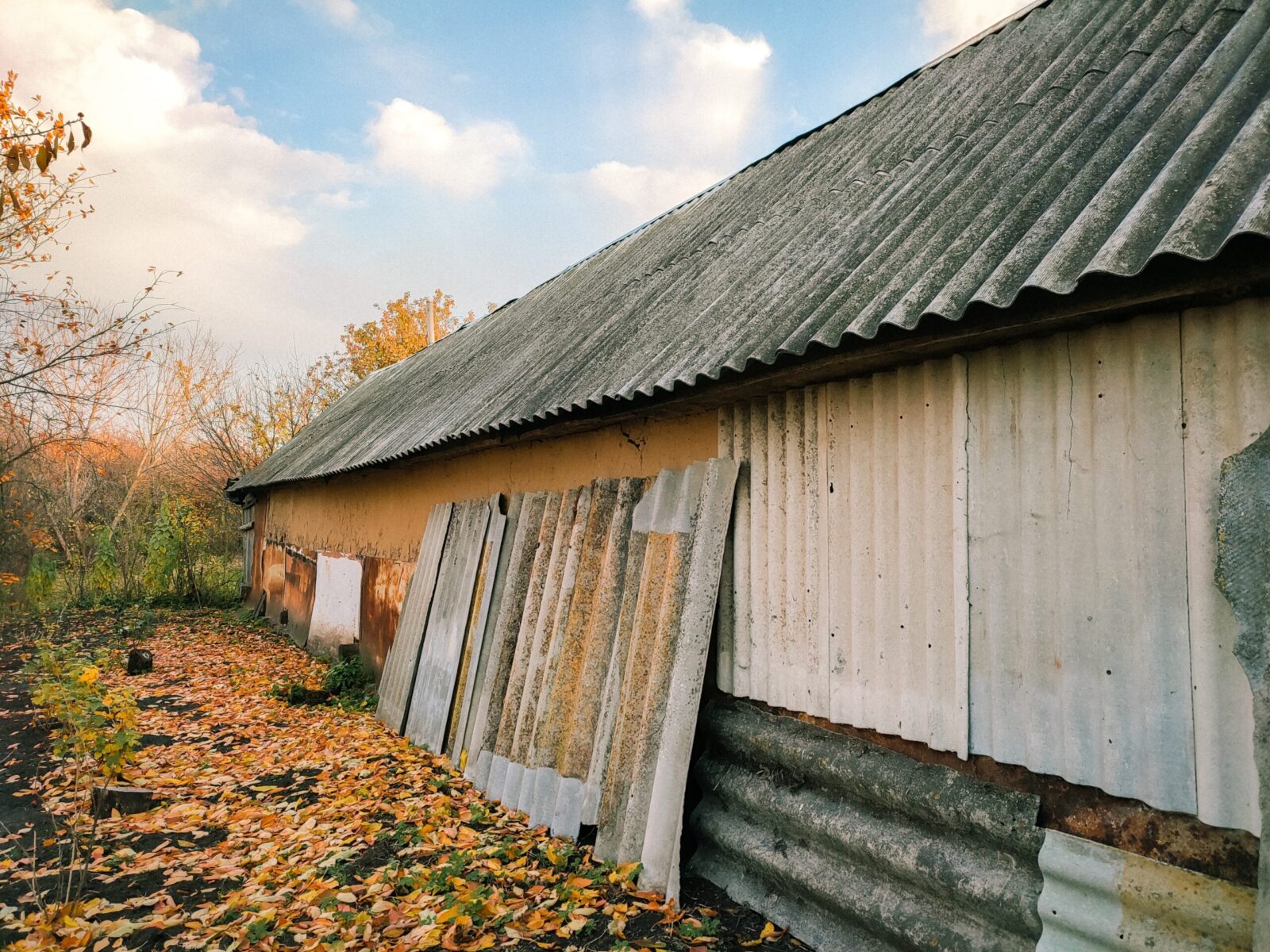 How to Clean a Metal Roof?